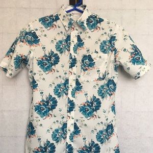 Old Navy button down short sleeve shirt